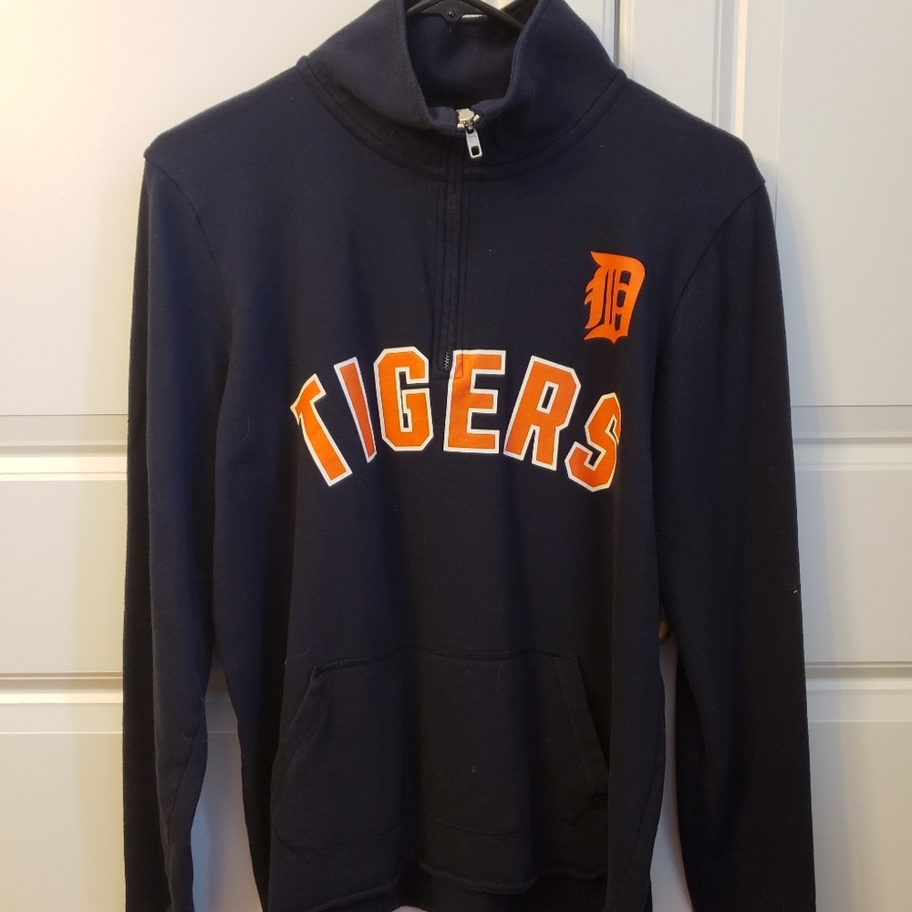 VSPink Detroit Tigers sweatshirt